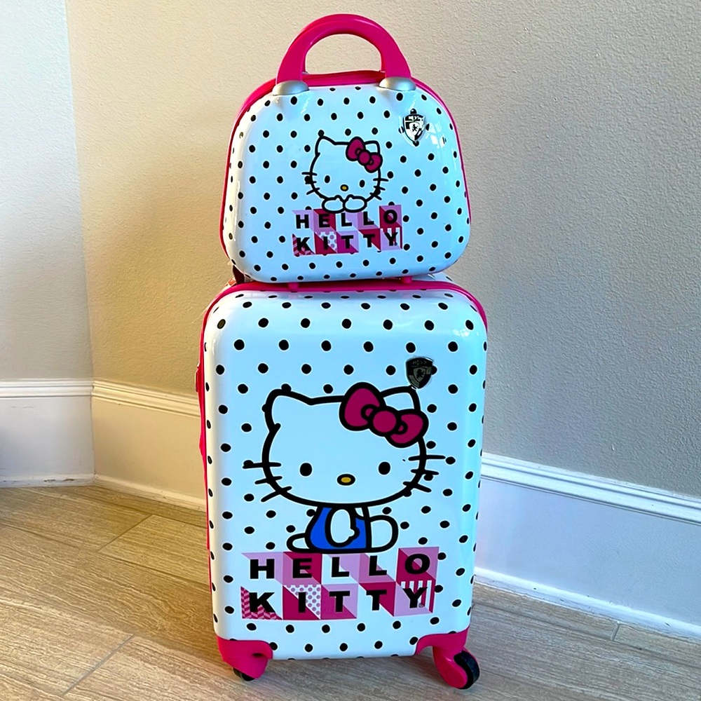 Hello kitty 21inch spinner luggage and  beauty case